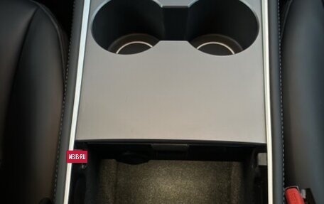 Tesla Model Y I, 2023 год, 2 990 000 рублей, 19 фотография