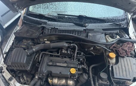 Opel Corsa C рестайлинг, 2004 год, 235 000 рублей, 13 фотография