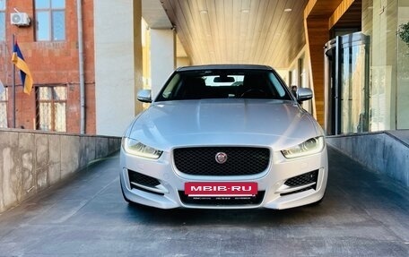 Jaguar XE I рестайлинг, 2015 год, 2 100 000 рублей, 13 фотография