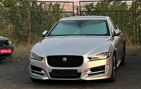 Jaguar XE I рестайлинг, 2015 год, 2 100 000 рублей, 12 фотография