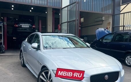 Jaguar XE I рестайлинг, 2015 год, 2 100 000 рублей, 11 фотография