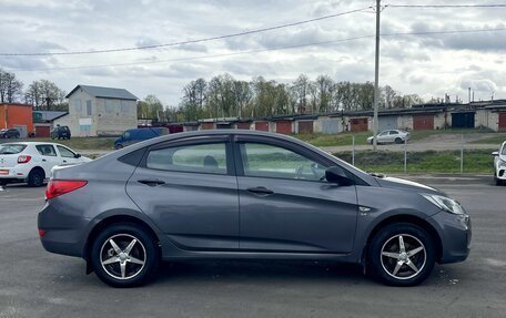 Hyundai Solaris II рестайлинг, 2013 год, 850 000 рублей, 4 фотография