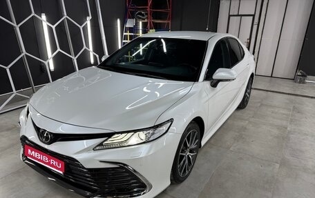 Toyota Camry, 2021 год, 3 550 000 рублей, 1 фотография