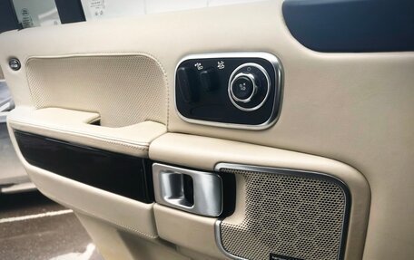 Land Rover Range Rover III, 2011 год, 2 800 000 рублей, 22 фотография