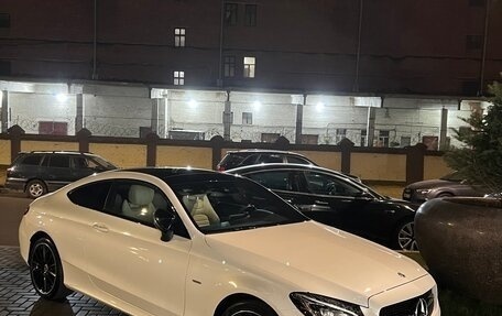 Mercedes-Benz C-Класс, 2017 год, 3 600 000 рублей, 4 фотография