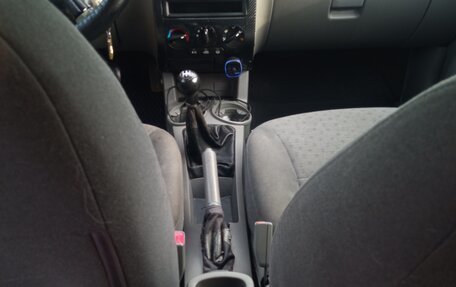 KIA Rio II, 2005 год, 200 000 рублей, 9 фотография