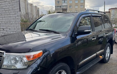 Toyota Land Cruiser 200, 2014 год, 3 900 000 рублей, 2 фотография