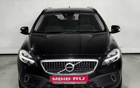 Volvo V40 II рестайлинг, 2017 год, 1 590 000 рублей, 2 фотография