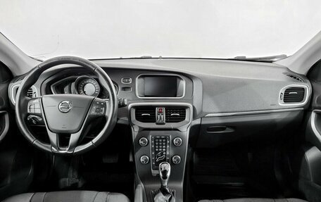 Volvo V40 II рестайлинг, 2017 год, 1 590 000 рублей, 5 фотография