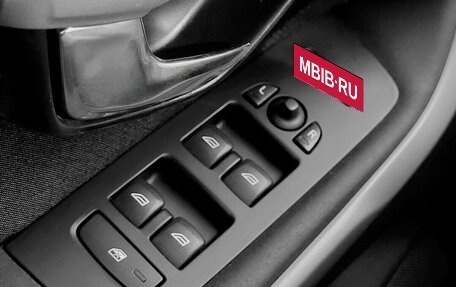 Volvo V40 II рестайлинг, 2017 год, 1 590 000 рублей, 10 фотография