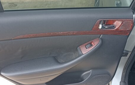 Toyota Avensis III рестайлинг, 2008 год, 700 000 рублей, 16 фотография