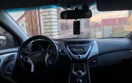 Hyundai Elantra V, 2012 год, 9 фотография