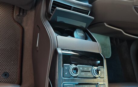 Audi A8, 2016 год, 3 800 000 рублей, 16 фотография