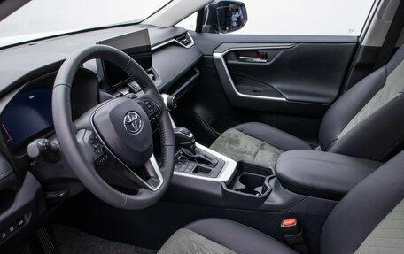 Toyota RAV4, 2024 год, 4 098 000 рублей, 10 фотография