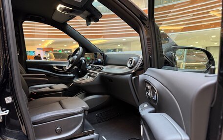 Mercedes-Benz V-Класс, 2024 год, 10 990 000 рублей, 22 фотография