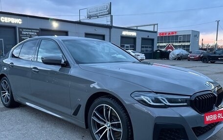 BMW 5 серия, 2021 год, 4 900 000 рублей, 2 фотография