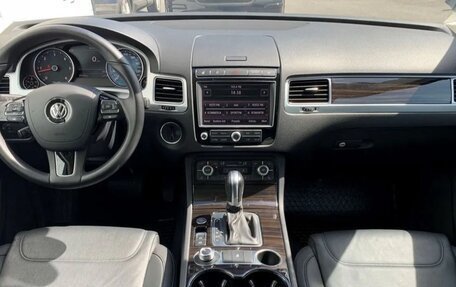Volkswagen Touareg III, 2017 год, 4 050 000 рублей, 10 фотография