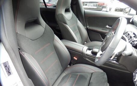 Mercedes-Benz CLA, 2023 год, 2 357 000 рублей, 9 фотография