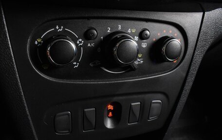 Renault Logan II, 2020 год, 1 199 000 рублей, 12 фотография