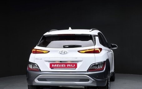 Hyundai Kona I, 2022 год, 1 490 000 рублей, 3 фотография