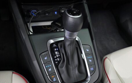 Hyundai Kona I, 2022 год, 1 490 000 рублей, 11 фотография