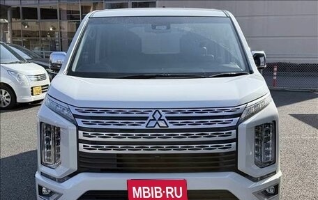 Mitsubishi Delica D:5 I, 2019 год, 2 572 000 рублей, 2 фотография