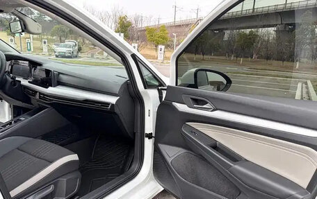 Volkswagen Golf VIII, 2023 год, 1 450 000 рублей, 9 фотография