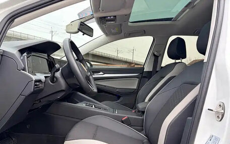 Volkswagen Golf VIII, 2023 год, 1 450 000 рублей, 10 фотография