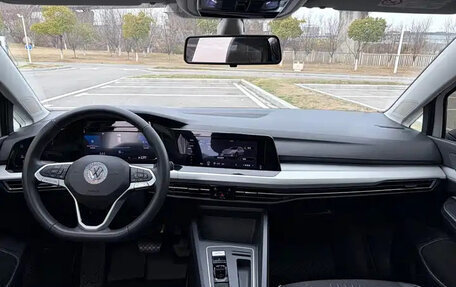 Volkswagen Golf VIII, 2023 год, 1 450 000 рублей, 14 фотография