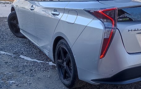 Toyota Prius IV XW50, 2016 год, 1 465 000 рублей, 5 фотография