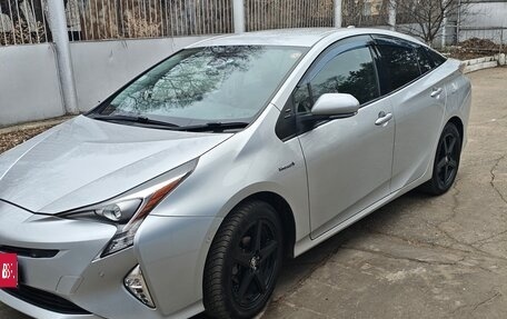 Toyota Prius IV XW50, 2016 год, 1 465 000 рублей, 3 фотография