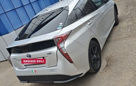 Toyota Prius IV XW50, 2016 год, 1 465 000 рублей, 2 фотография
