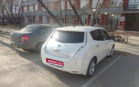 Nissan Leaf I, 2016 год, 620 000 рублей, 3 фотография