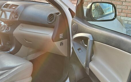 Toyota RAV4, 2011 год, 1 850 000 рублей, 13 фотография