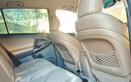 Toyota RAV4, 2011 год, 1 850 000 рублей, 15 фотография