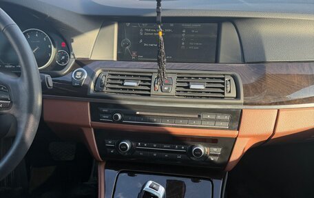 BMW 5 серия, 2013 год, 2 430 000 рублей, 11 фотография