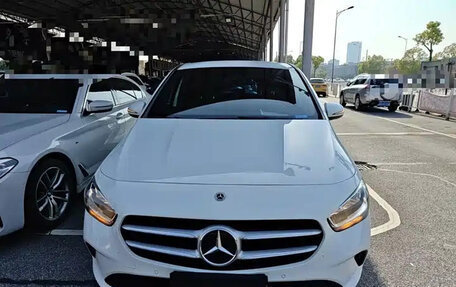 Mercedes-Benz B-Класс, 2022 год, 1 550 000 рублей, 2 фотография