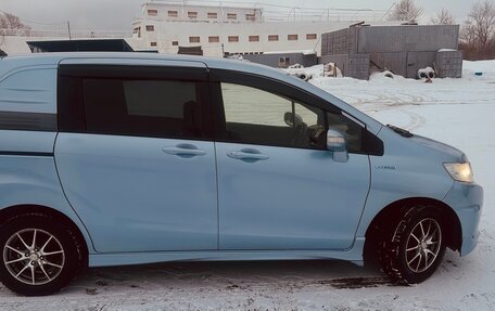 Honda Freed I, 2012 год, 350 000 рублей, 3 фотография
