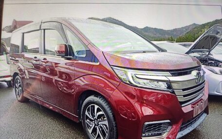 Honda Stepwgn IV, 2018 год, 2 370 000 рублей, 3 фотография
