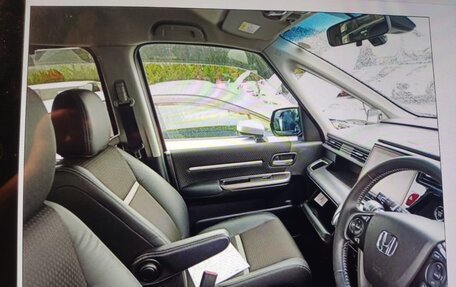 Honda Stepwgn IV, 2018 год, 2 370 000 рублей, 7 фотография