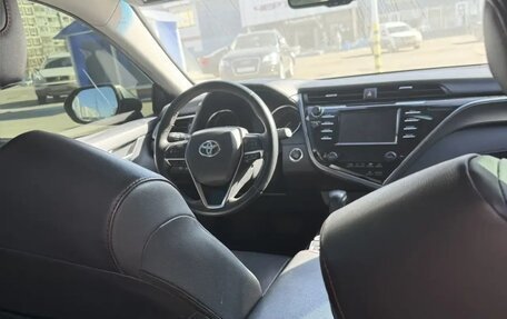 Toyota Camry, 2020 год, 2 800 000 рублей, 5 фотография