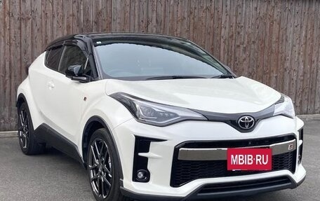 Toyota C-HR I рестайлинг, 2022 год, 1 874 000 рублей, 4 фотография