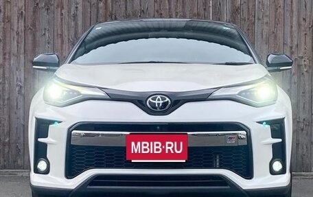 Toyota C-HR I рестайлинг, 2022 год, 1 874 000 рублей, 3 фотография