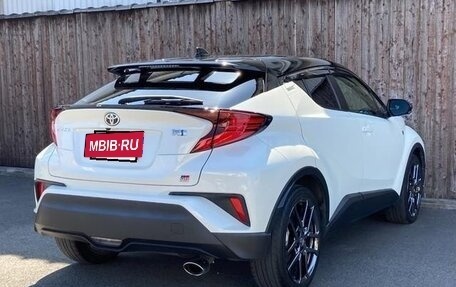 Toyota C-HR I рестайлинг, 2022 год, 1 874 000 рублей, 6 фотография