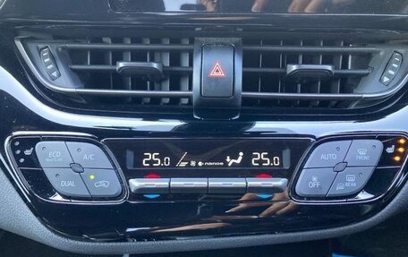 Toyota C-HR I рестайлинг, 2022 год, 1 874 000 рублей, 19 фотография