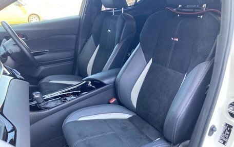 Toyota C-HR I рестайлинг, 2022 год, 1 874 000 рублей, 28 фотография