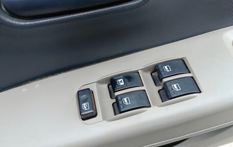 Toyota Passo III, 2004 год, 300 000 рублей, 14 фотография