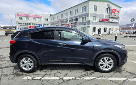 Honda Vezel, 2018 год, 1 590 000 рублей, 2 фотография