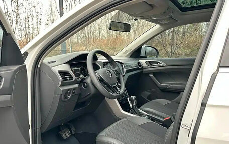 Volkswagen T-Cross I, 2023 год, 1 701 000 рублей, 10 фотография