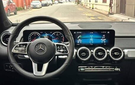 Mercedes-Benz GLB, 2022 год, 2 190 000 рублей, 10 фотография